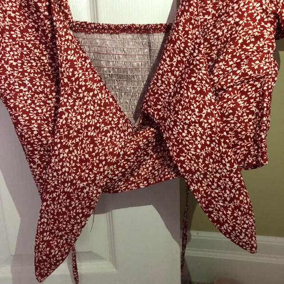 Cropped tie up tshirt - Picture 4 of 5